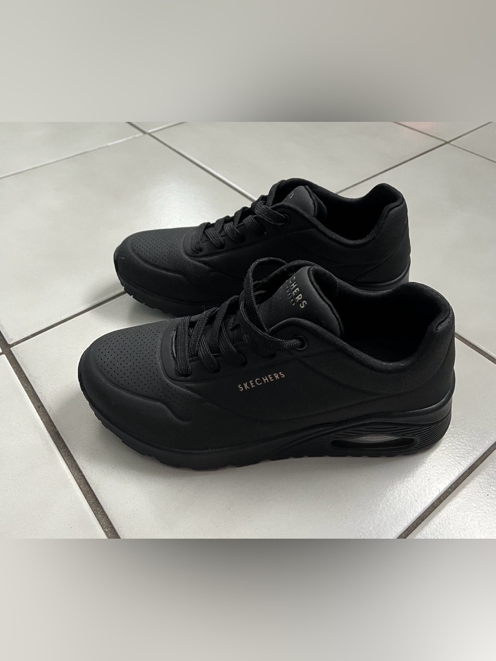 Skechers UNO - Stand on Air women’s 7